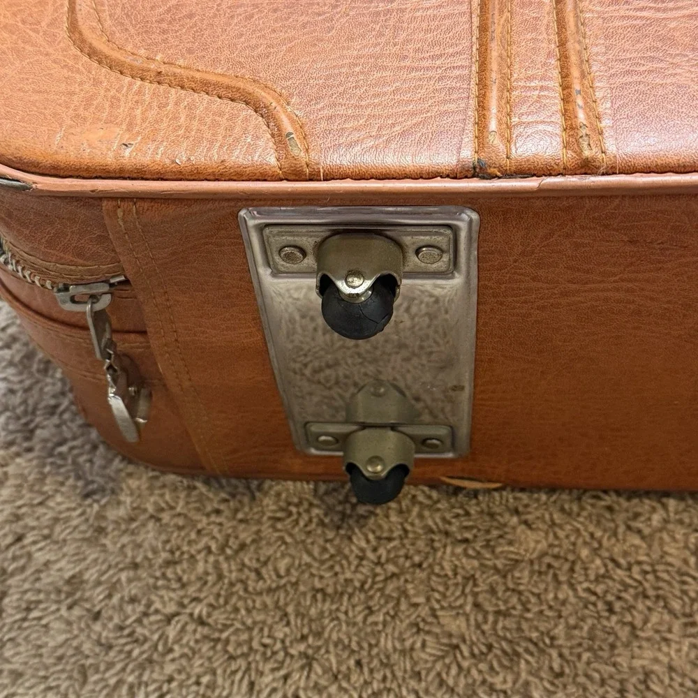Vintage Monarch‎ Luggage 2 Pc Brown Faux Leather Suitcase Set w/ Wheels & Keys